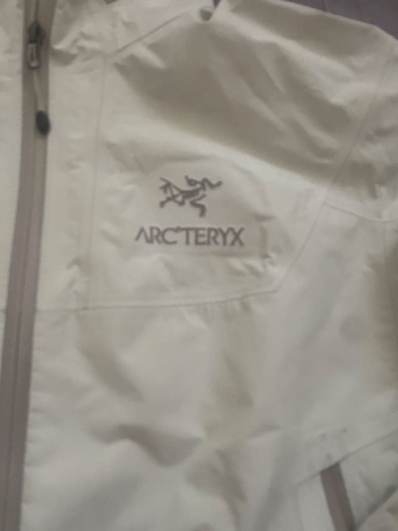 らいちょさま専用　ロゴ刺繍　激レア　ARC'TERYX ホワイト アークテリクス