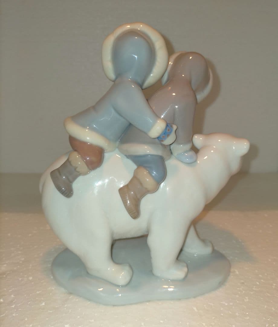 リヤドロ 　エスキモーライダース、エスキモーの少年と小熊、小熊とエスキモー3体