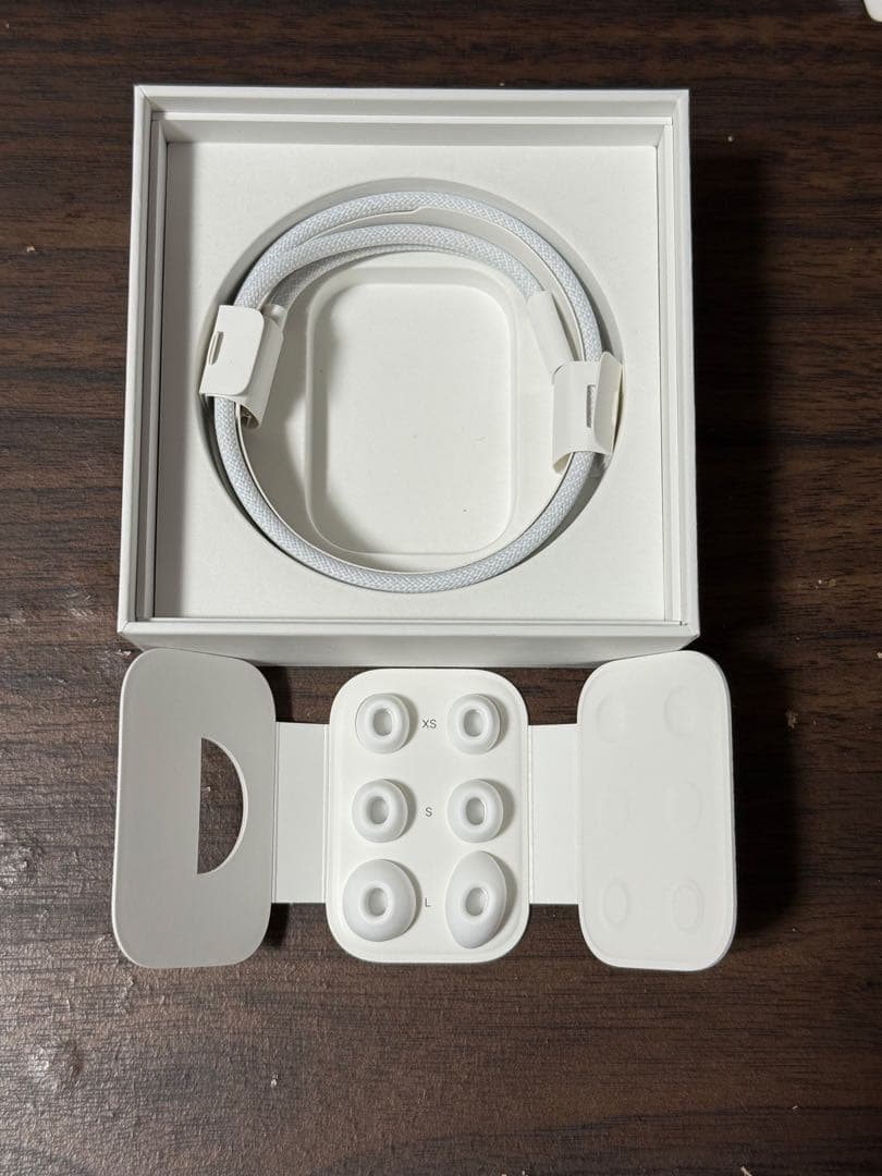 イヤホン AirPods Pro 2 MagSafe(USB-C)MTJV3J/A