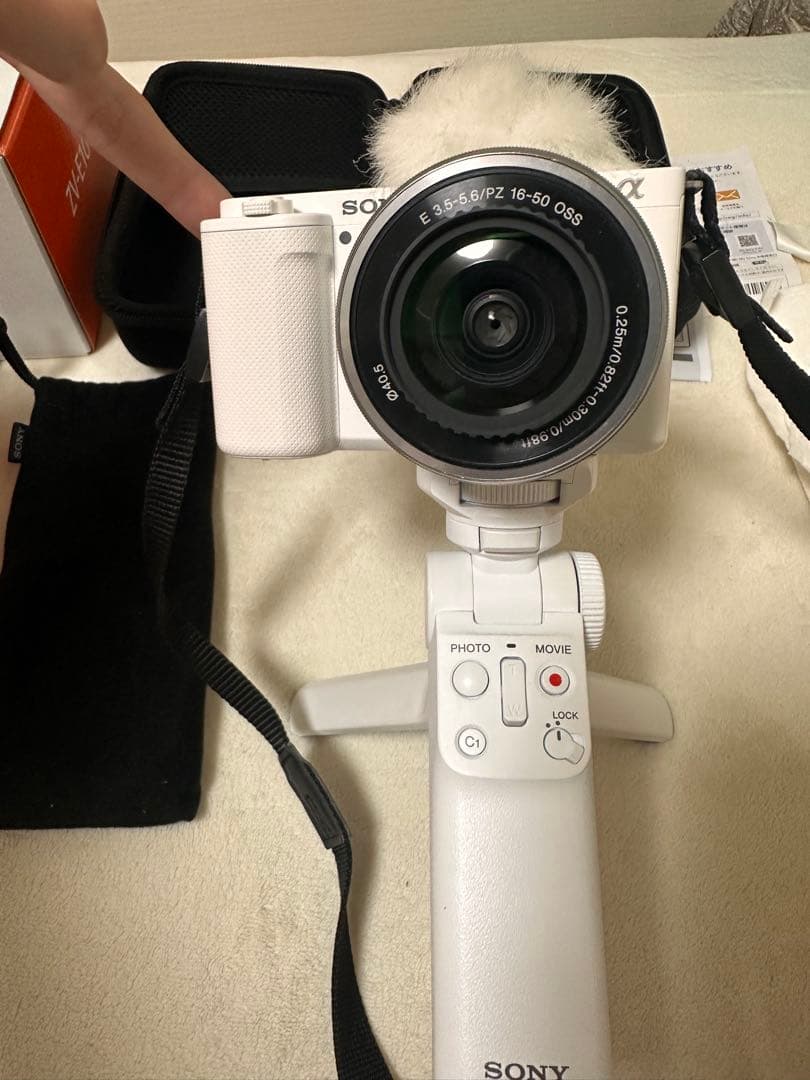 【グリップとケース付き】SONY ZV-E10ミラーレス一眼カメラ