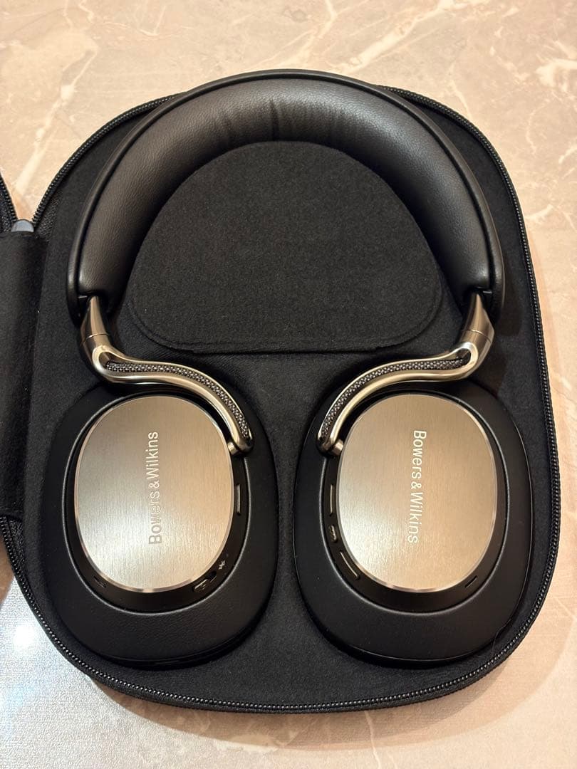 Bowers & Wilkins Px8 S2 ワイヤレスヘッドフォン