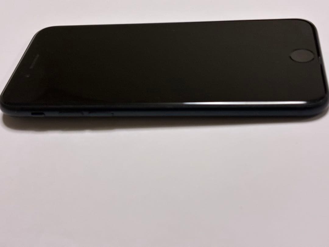 iPhone SE 第3世代64GB ミッドナイト SINフリーバッテリー81％