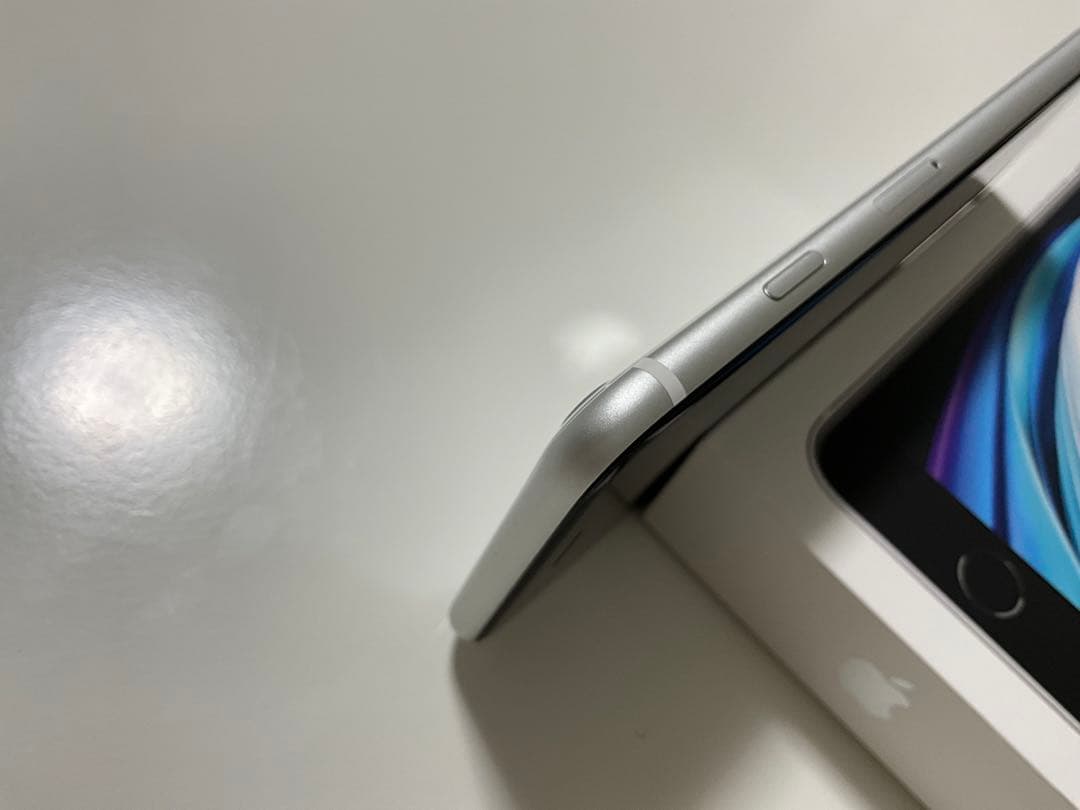 t*a様 iPhone SE 第2世代 64GB ホワイト SIMフリー