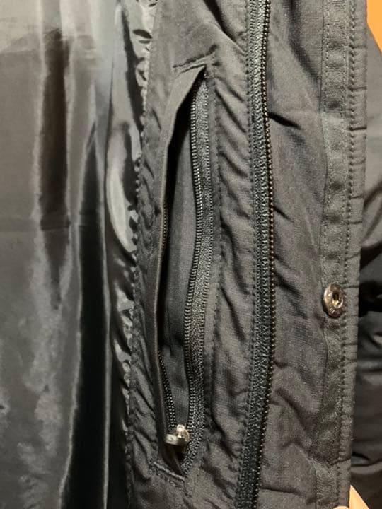 美品 UNDER ARMOR ベンチ コート