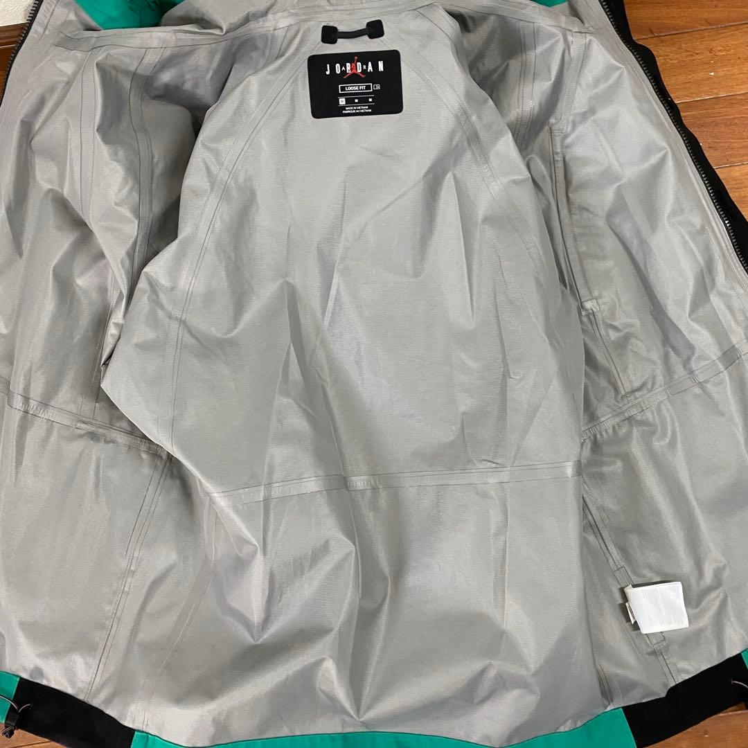 状態◎ エアジョーダン　ゴアテックスマウンテンパーカー　クレイジーカラー