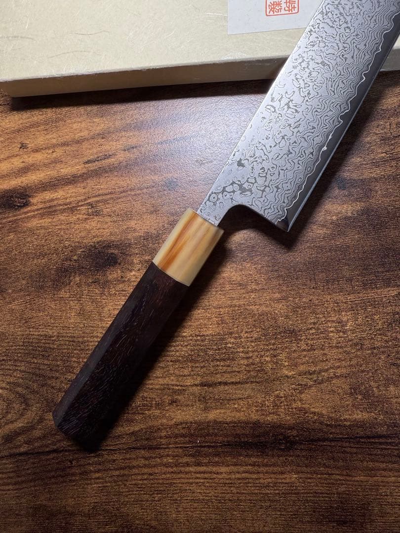 助松　和牛刀 切付　包丁　7寸　VG10 ダマスカス鋼　紫檀白水牛八角柄
