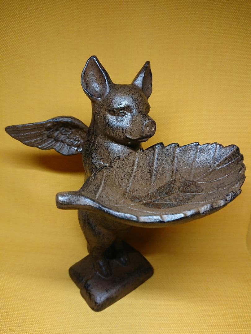 【美品】ブタ　豚　天使　人形　金属　置物　インテリア　工芸品　美術品　A2652