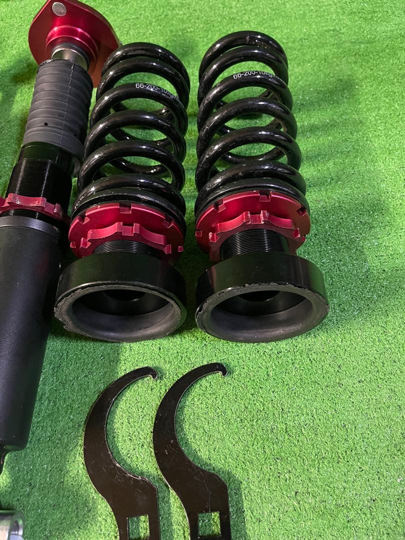 美品　レクサスGS 10系　車高調　フルタップ　GRL10 2WD用　AWL