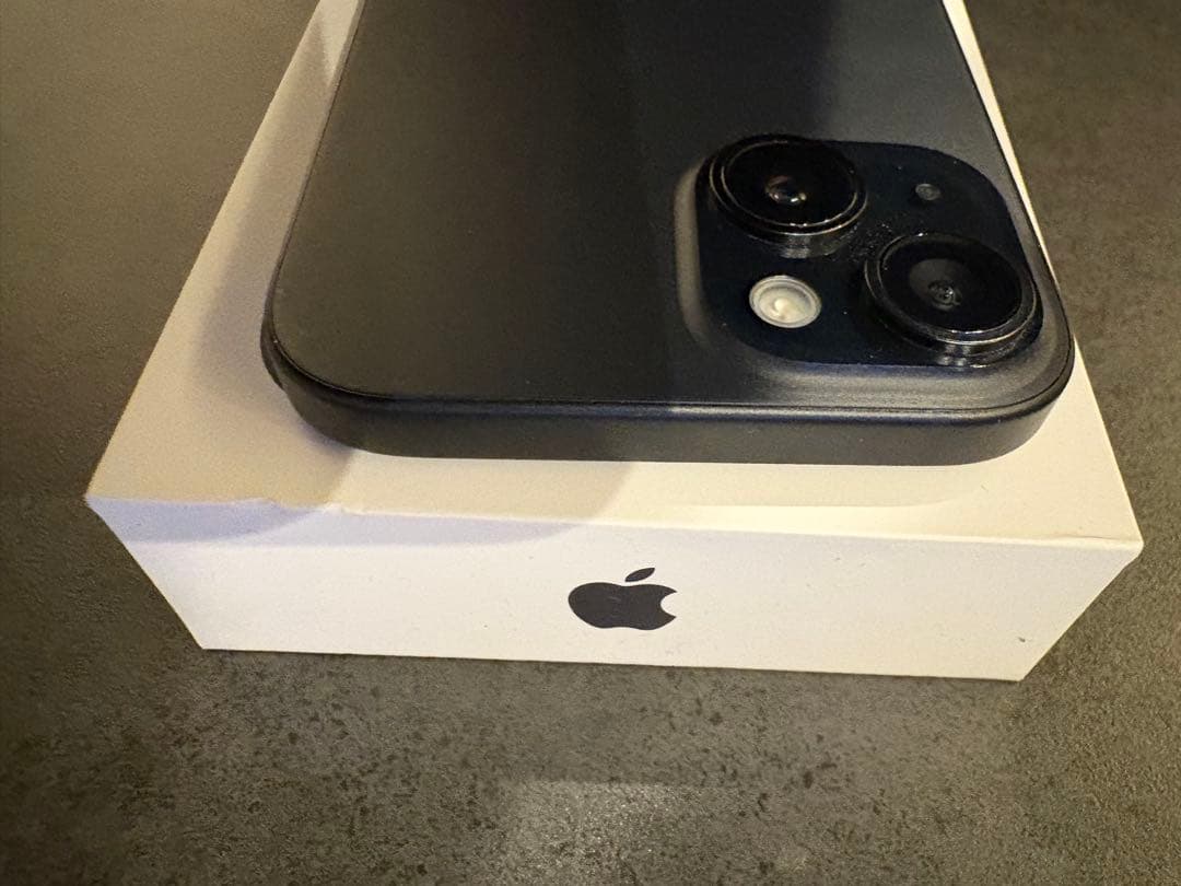 Apple iPhone 15 ブラック 本体　SIMフリー