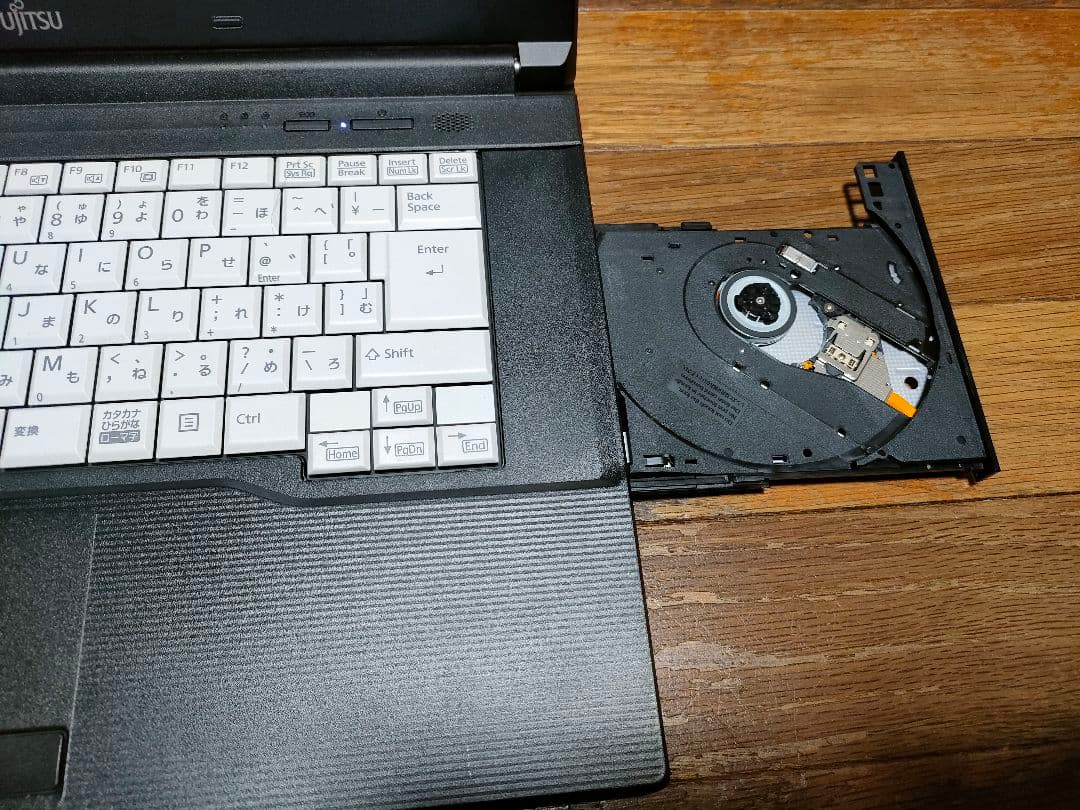 富士通 FUJITSU LIFEBOOK A748/T