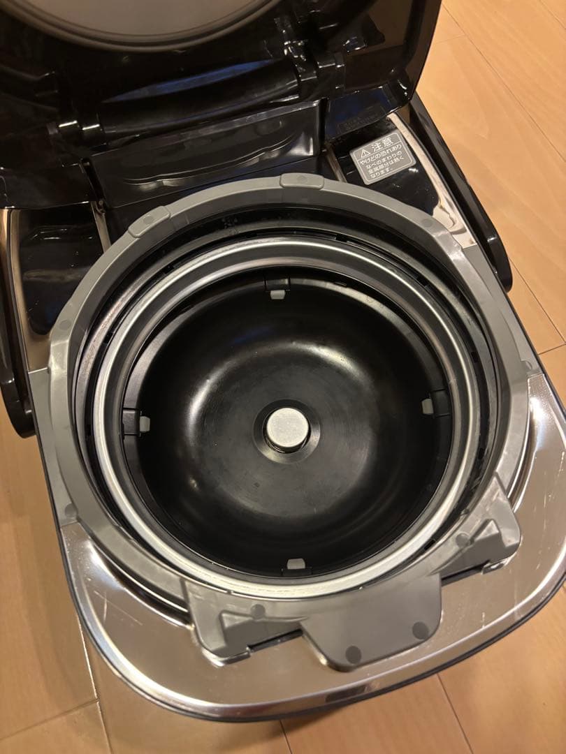 極め羽釜　圧力IH炊飯器　多機能IH炊飯器 NP-WS10 黒