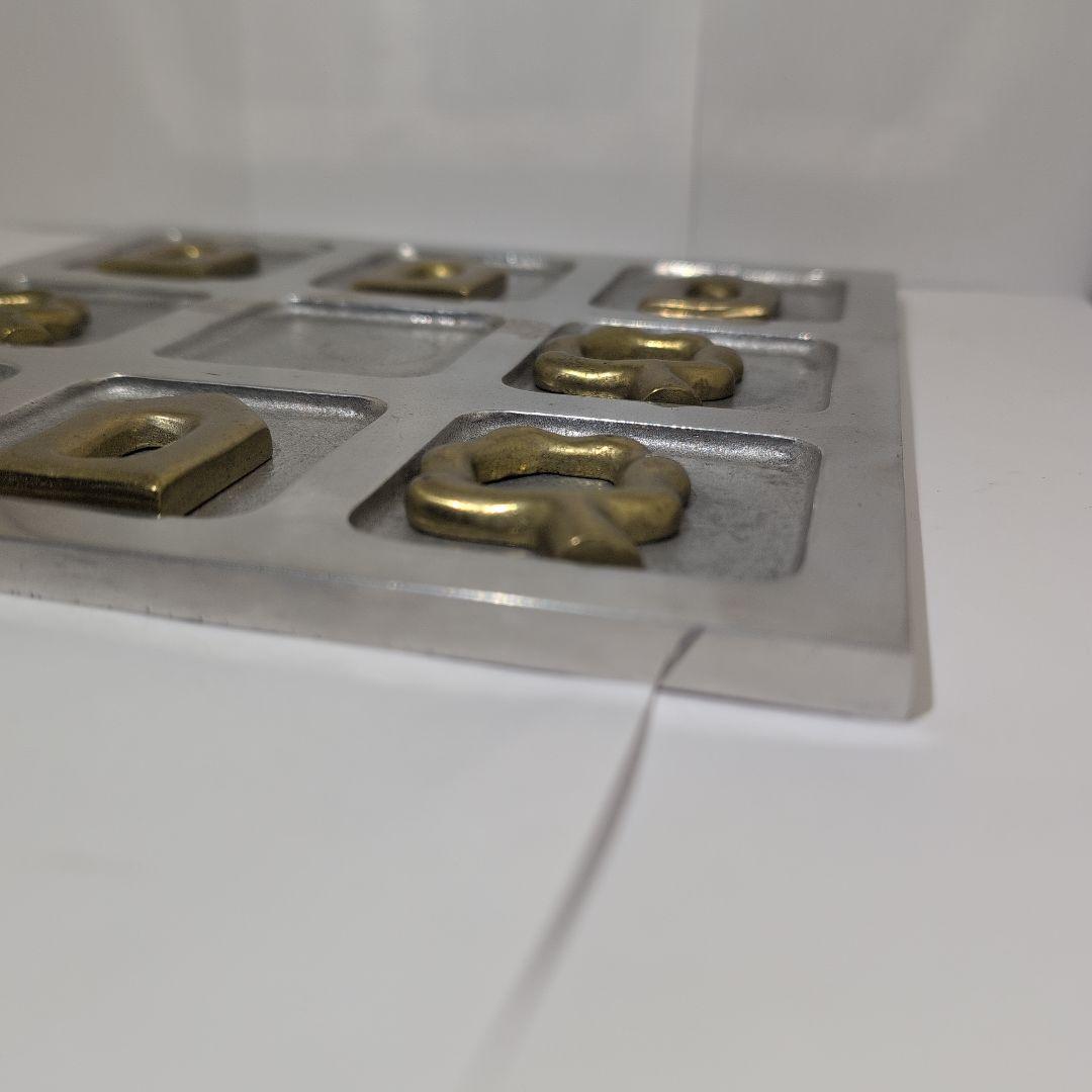 アフリカ起源の象形文字金属製インテリア小物