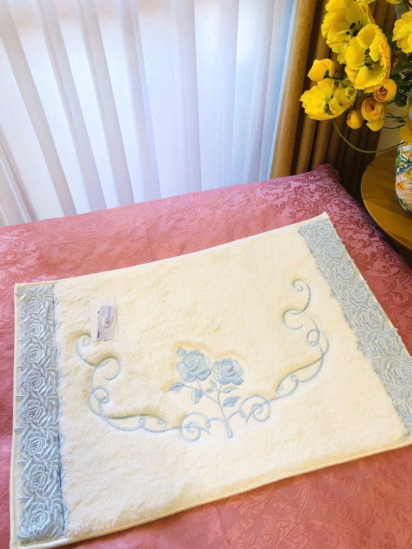 新品未使用　高級　トイレタリー　バスマット　日本製　上質レース