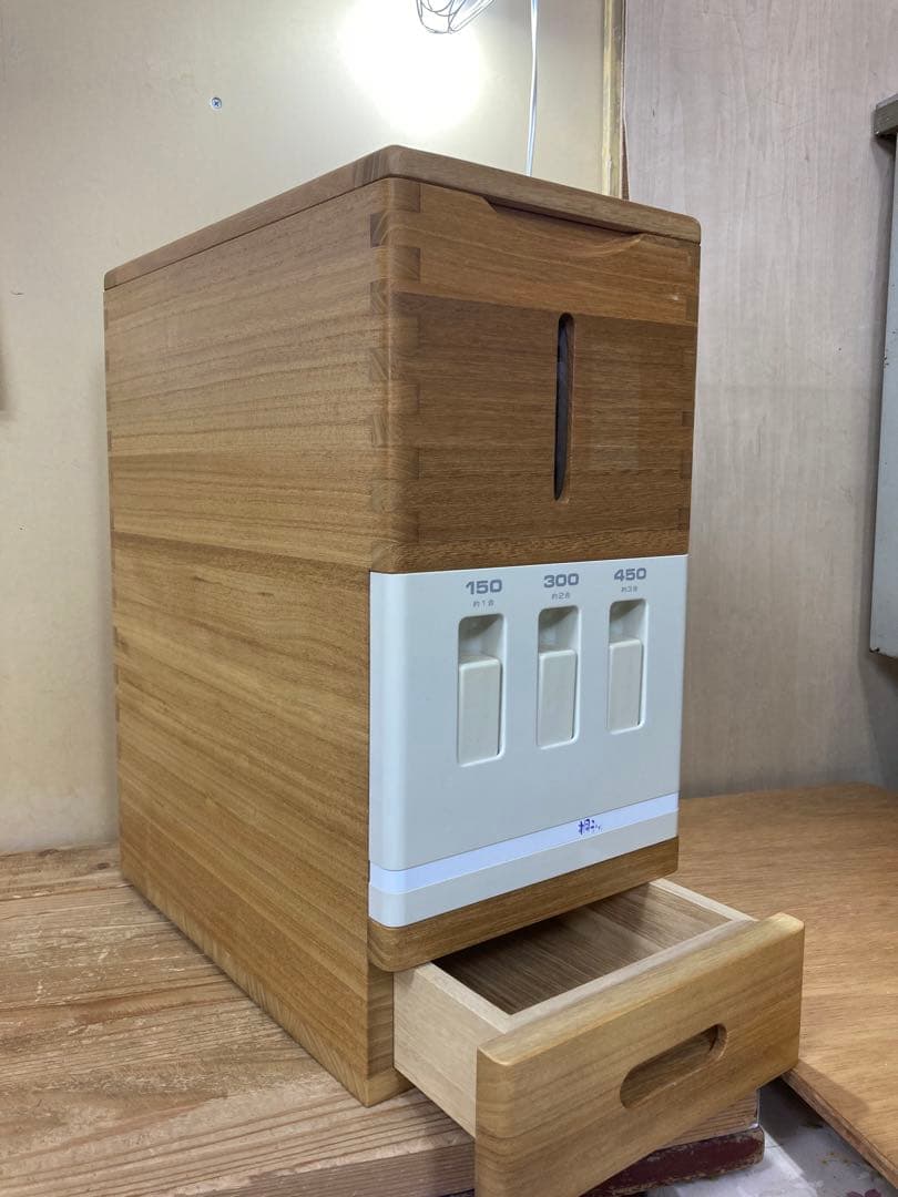 桐の米びつ10kg用　桐子モダン　ほぼ未使用　D