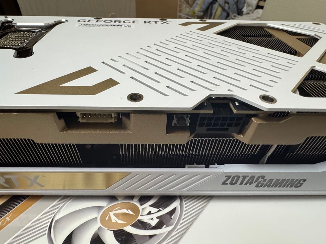 z*n様 ZOTAC RTX 5080 SOLID OC White Editi