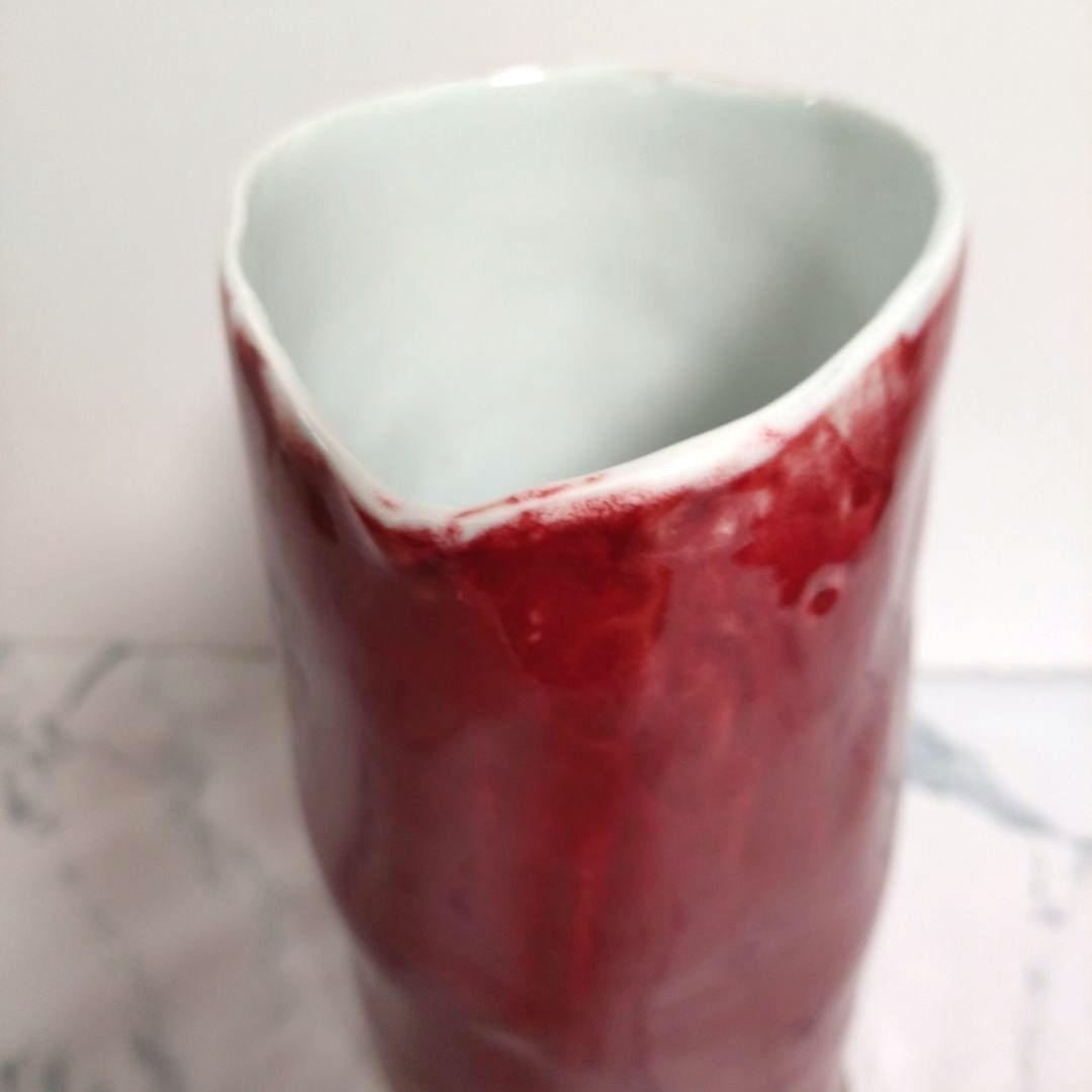 赤い陶器製花瓶　花立て　フラワーベース　骨董品