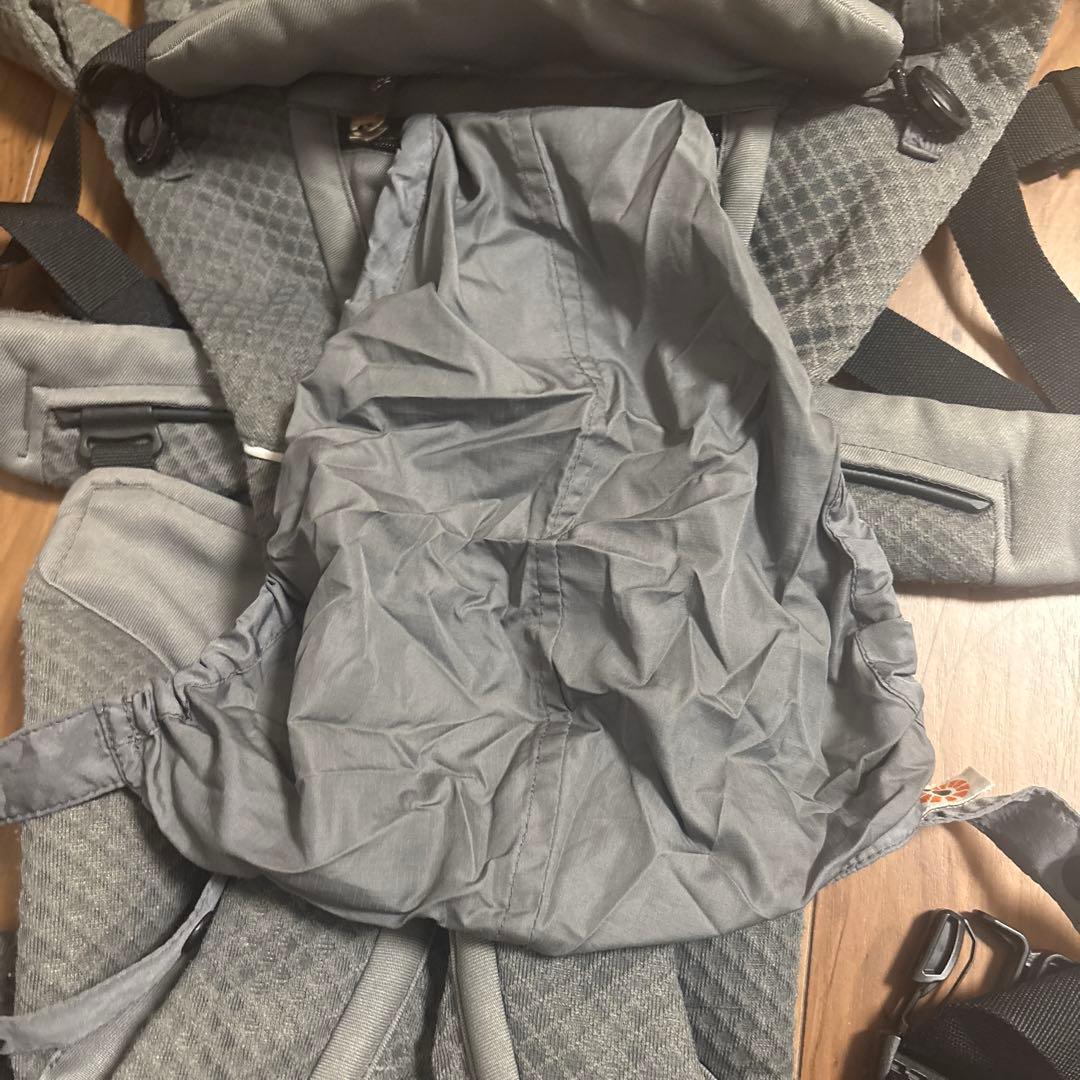 グレー 抱っこひも メッシュ素材 収納ポーチ付き