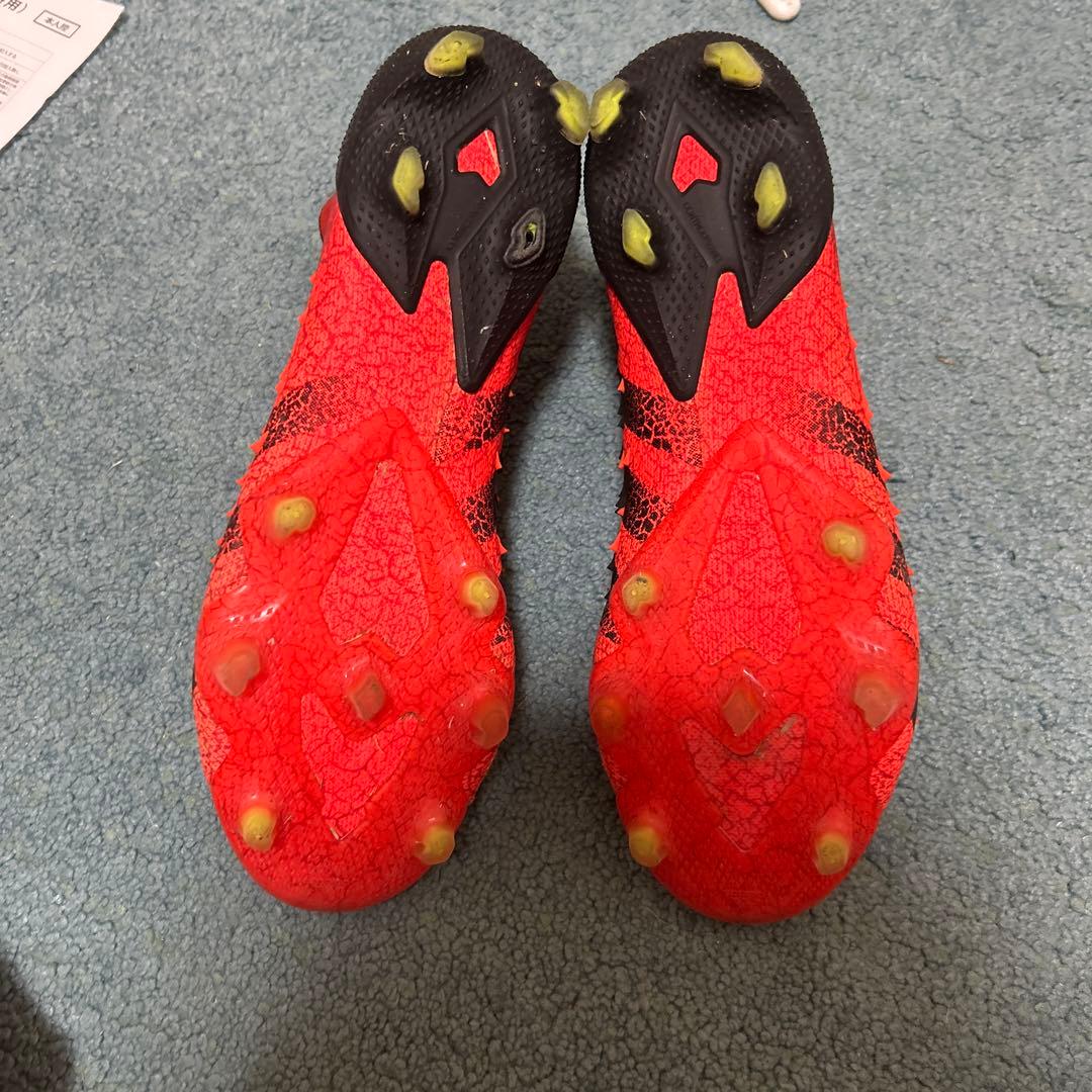 プレデター　サッカー　スパイク　adidas デーモンスキン　デーモン