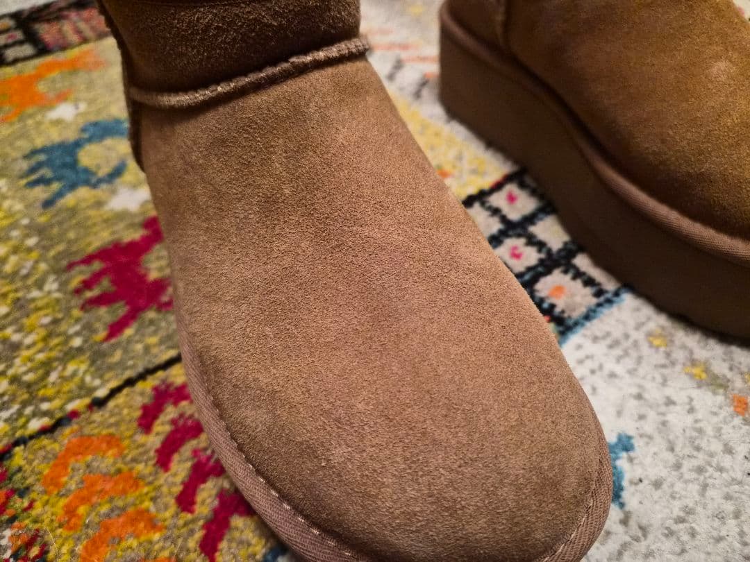 Ugg クラシック ウルトラミニプラットフォーム ブーツ