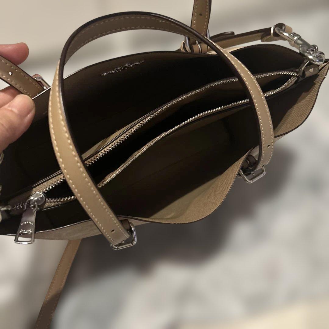 コーチ　coach モリー トート バッグ 25・シグネチャー