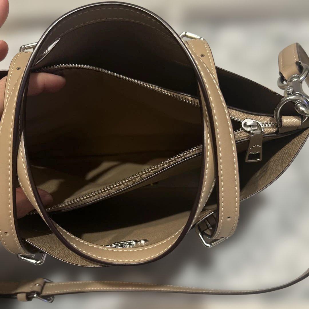 コーチ　coach モリー トート バッグ 25・シグネチャー