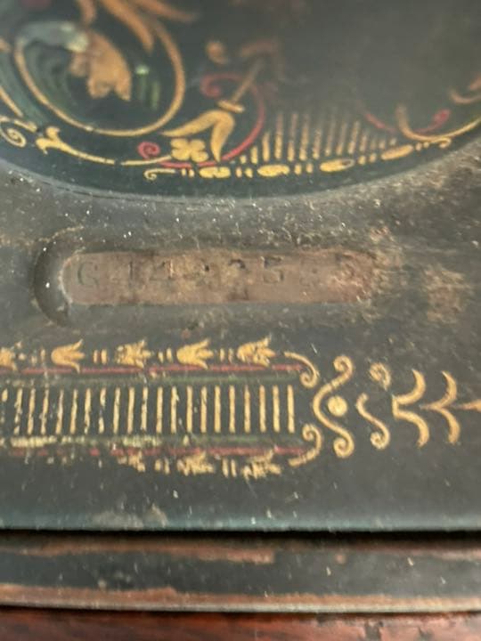 SINGER(シンガー )社製のアンティークミシンです。