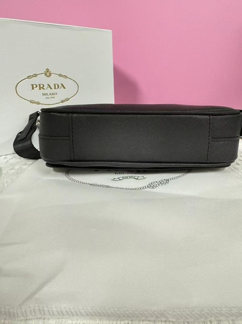 ショルダーバッグ ブラック~~