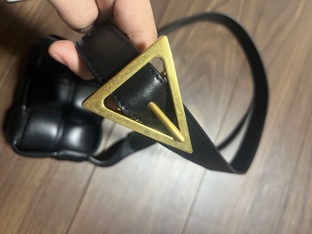 最終値下げ‼️ボッテガヴェネタ　パデッドカセット ミニ　ショルダーバッグ