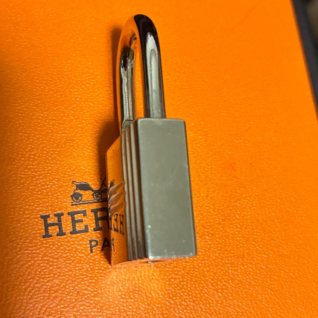 エルメス シルバー　カデナ　南京錠　パドロック　鍵　キー　NO114