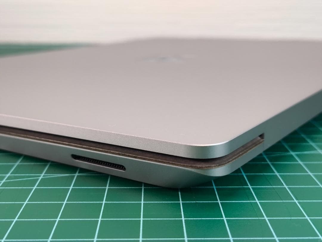 ひ*き様 【ほぼ未使用】 Surface Laptop 4 13.5インチ プラ