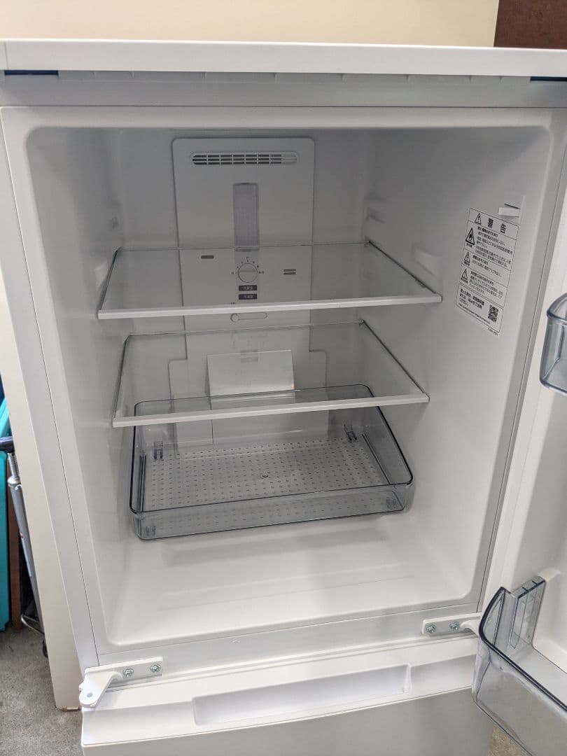 2022年製 SHARP シャープ 冷蔵庫 SJ-D15H-W 152L
