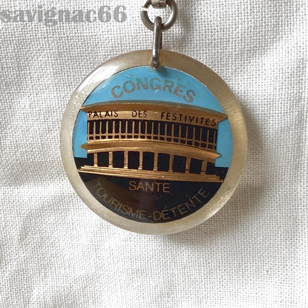 60s フレンチキーホルダー ブルボン EVIAN エビアン かもめ レア