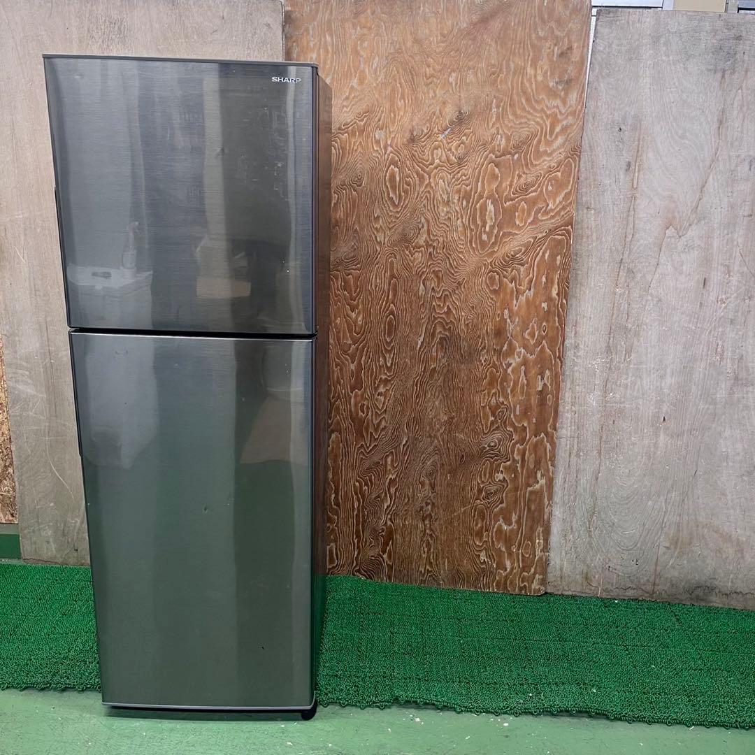 571 SHARP 冷蔵庫　225L 200L強　小型　一人暮らし　同棲　右開き