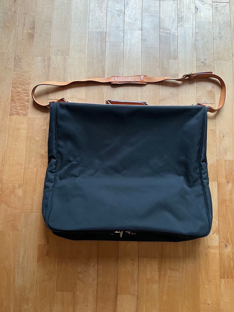 GEOFFREY BEENE ジェフリー ビーン ガーメントケース