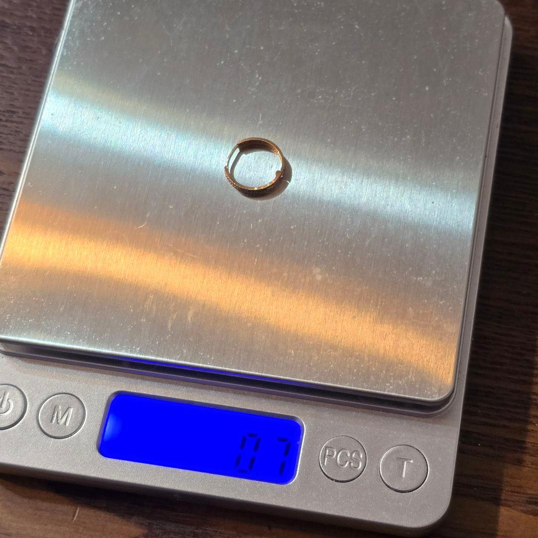 18金 ピアス 0.7グラム AU750