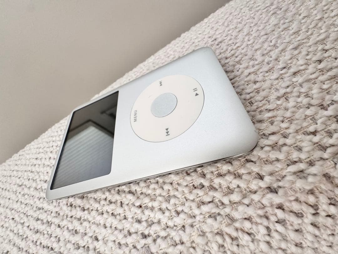 極美品 iPod classic 120GB シルバー 新品バッテリー