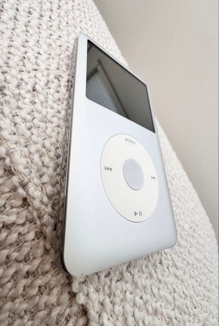 極美品 iPod classic 120GB シルバー 新品バッテリー