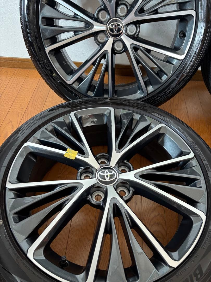 25年製60プリウス 純正アルミホイール タイヤセット4本　195/50R19