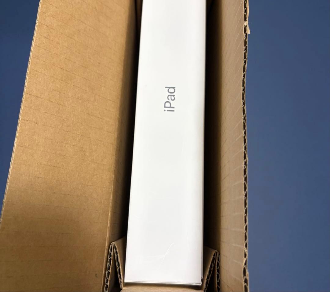 Apple iPad 第8世代 32GB SIMフリー ブラック　タブレット