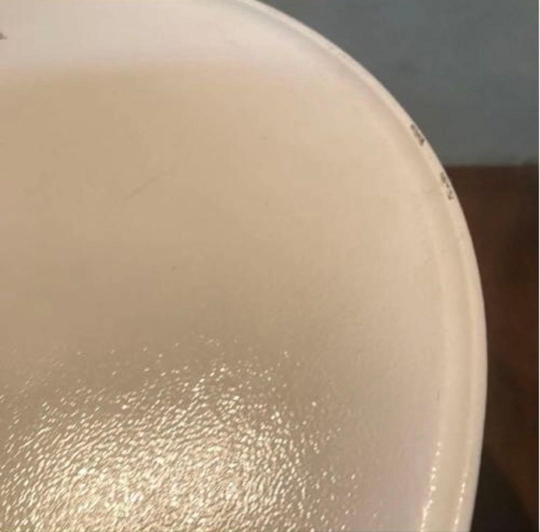 美品　鉄製　ホワイト　サイドテーブル　anna chen デザイン　ナイト