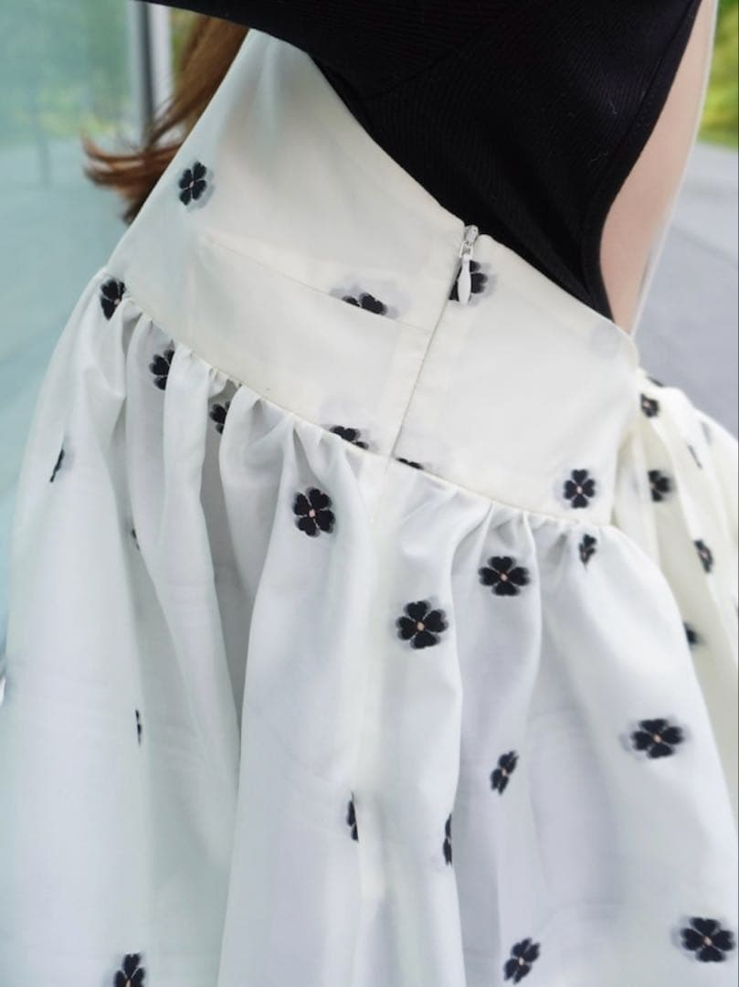 【新品タグ付き】HYEON clover cami / off white