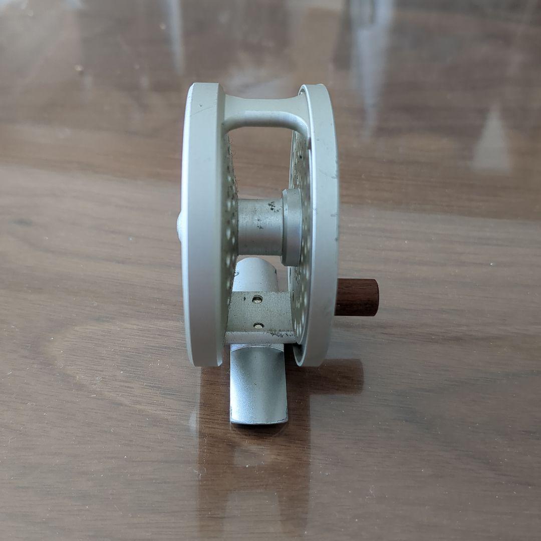 ufm ウエダ　CANTATA 2100 フライリール カンタータ 美品です！