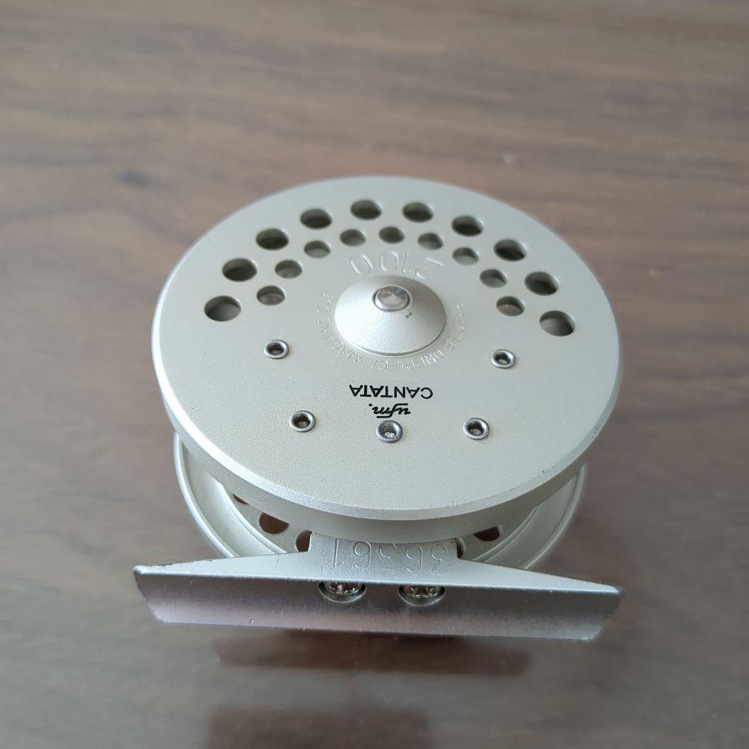 ufm ウエダ　CANTATA 2100 フライリール カンタータ 美品です！