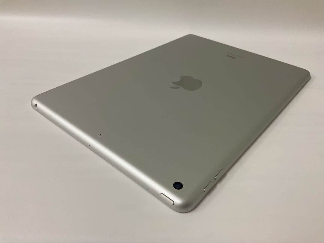 IPAD 第8世代 32GB シルバー Wifiモデル ★即日発送★