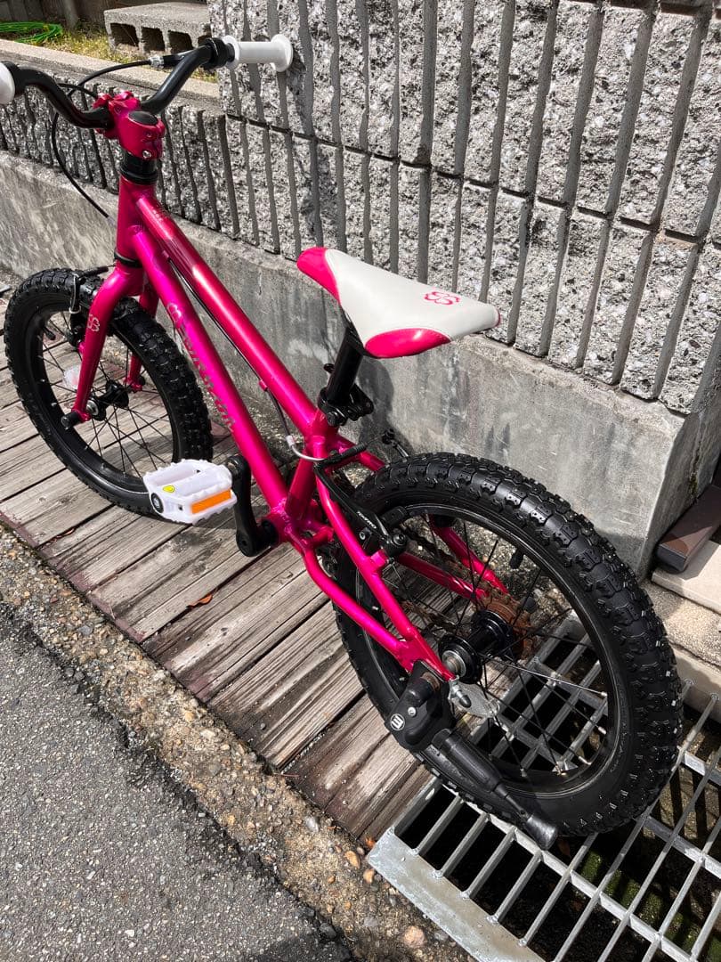 (送料込み)ヨツバサイクル 16インチ　クリスタルピンク
