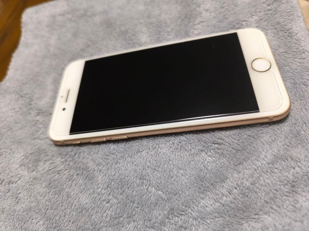 【美品】　iPhone 8本体　Gold 64 GB