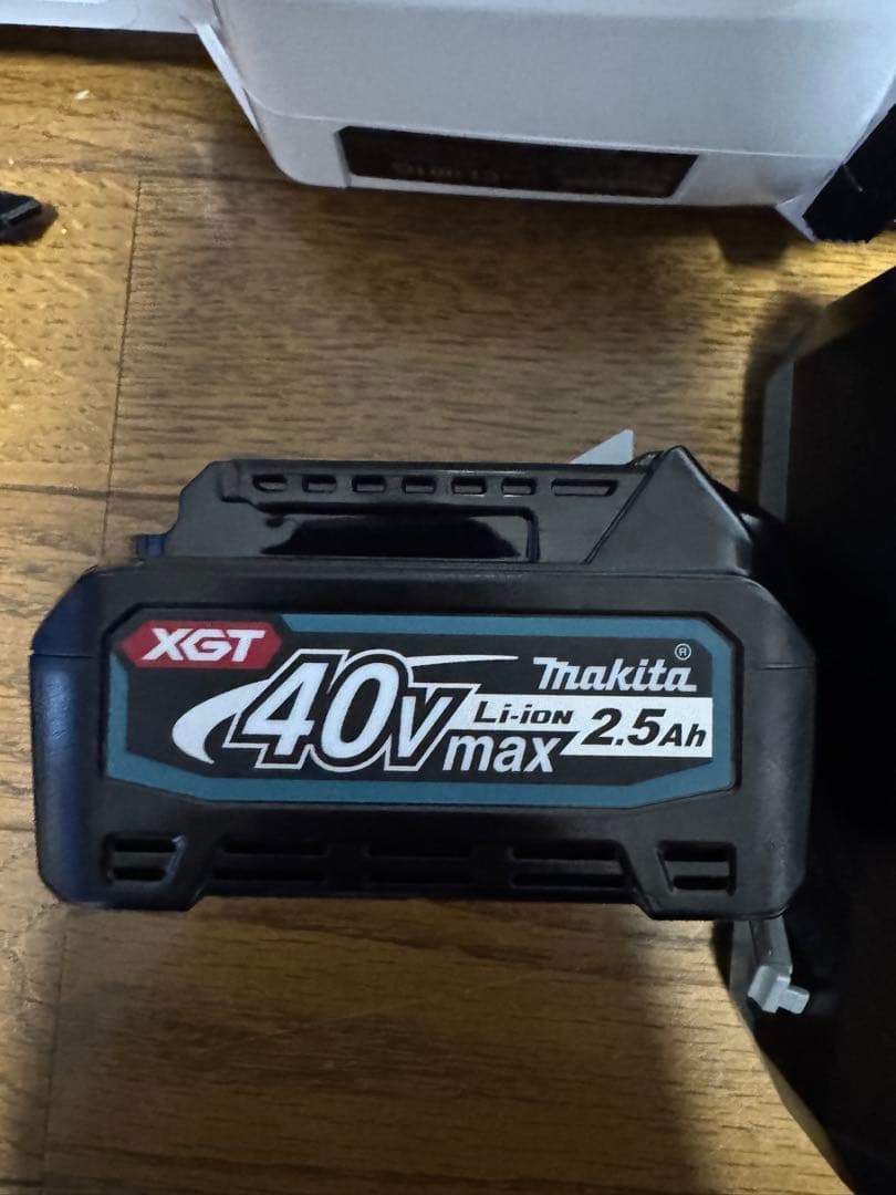 Makita 40V掃除機 充電器付き