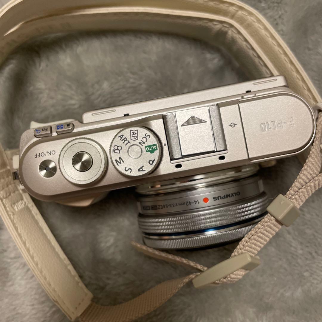 OLYMPUS PEN E-PL10 ホワイト 本体とレンズ付き