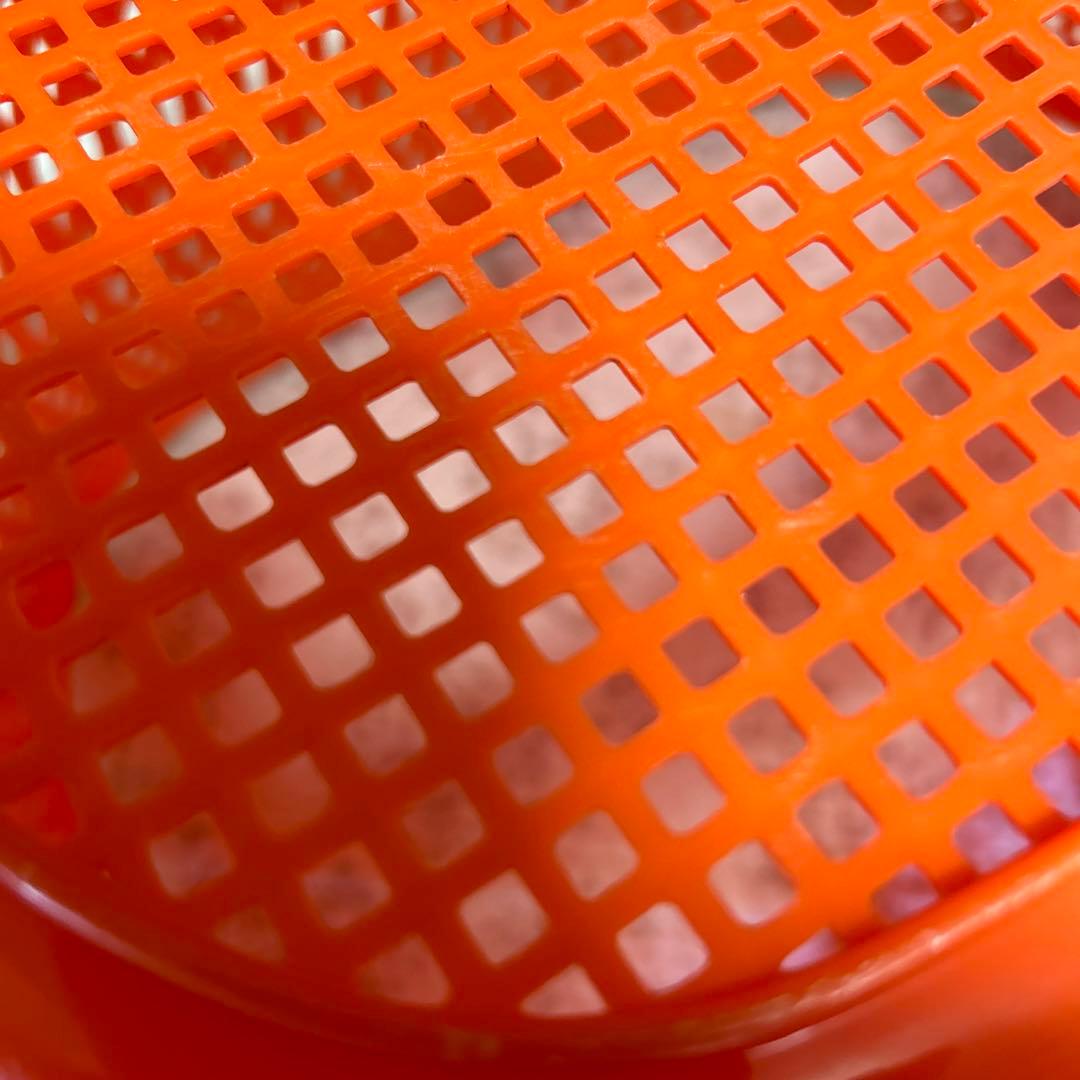 レトロカゴ　昭和の買い物カゴ　取って動きます軽い　かわいいプラスチックカゴ