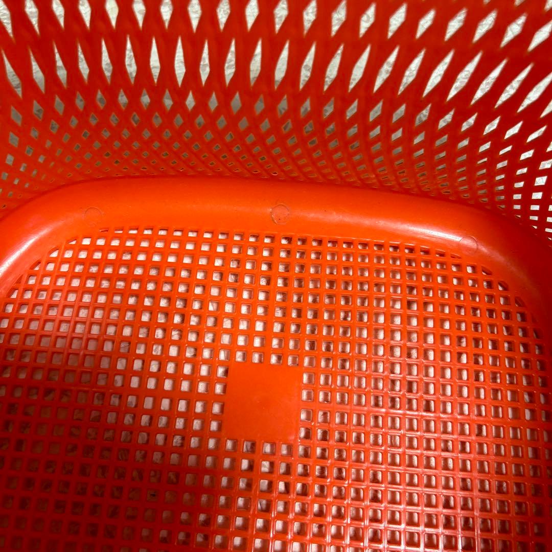 レトロカゴ　昭和の買い物カゴ　取って動きます軽い　かわいいプラスチックカゴ